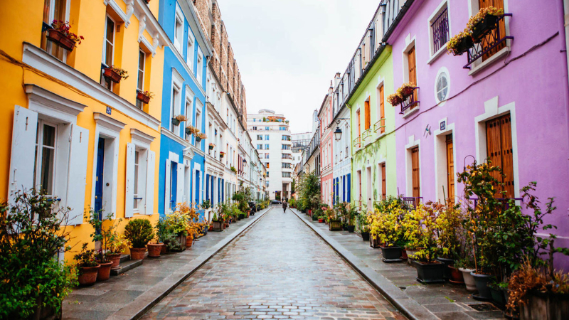 Rue Crémieux: A hidden street with colorful houses