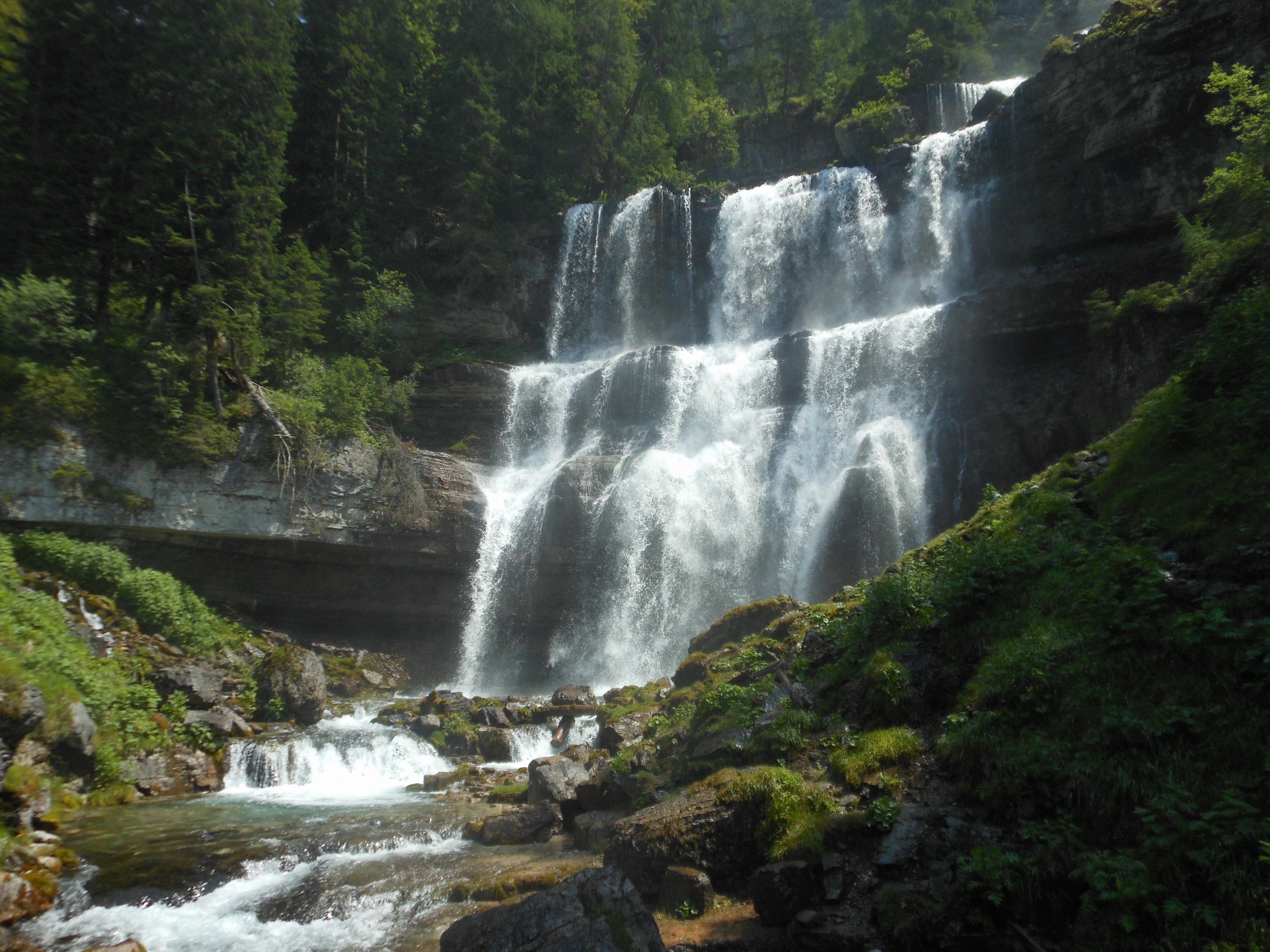 Cascadele din Vallesinella - Madonna di Campiglio | Secret World Trip Planner