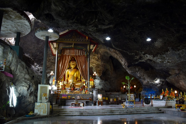 وت بان تھم - Tambon Khao Noi | Secret World Trip Planner