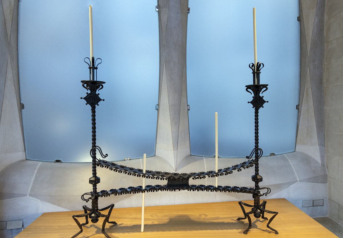 Scopri la Magia della Sagrada Família a Barcellona - Eixample | Secret World Trip Planner