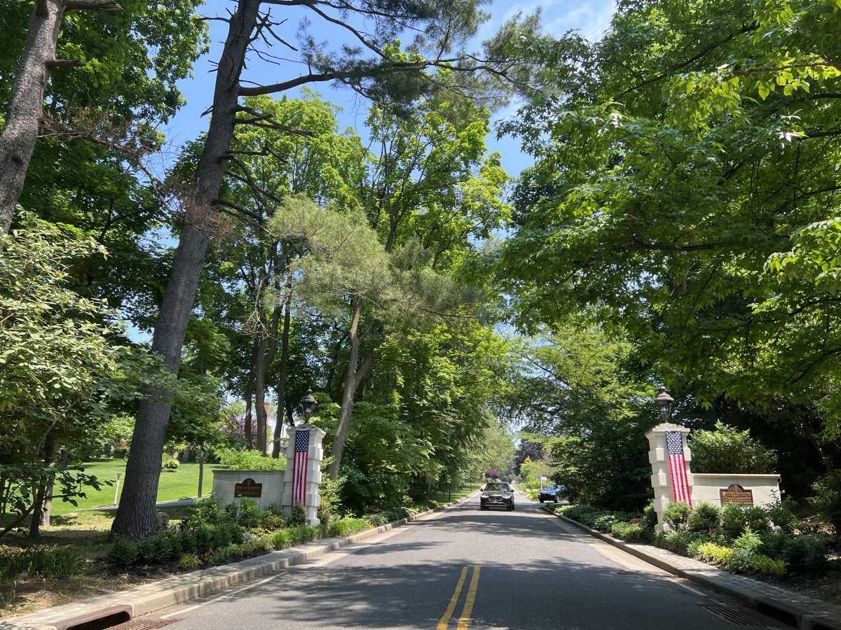 Scopri Vanderbilt Gate: L'Arte di Christo e Jeanne-Claude - New York | Secret World Trip Planner