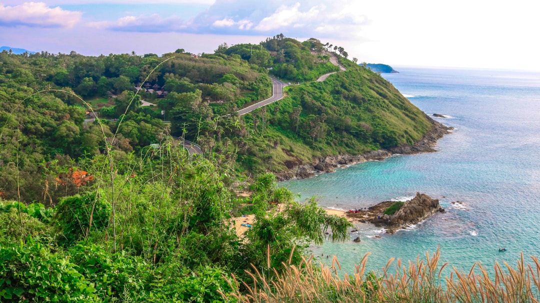 プーケットの島々を探る:自然と夜の魅力 - Distretto di Mueang Phuket | Secret World Trip Planner