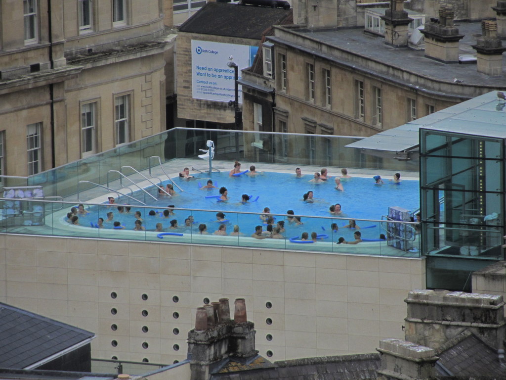 Thermae Bath Spa: Relajación e Historia en Inglaterra - Hot Bath St | Secret World Trip Planner