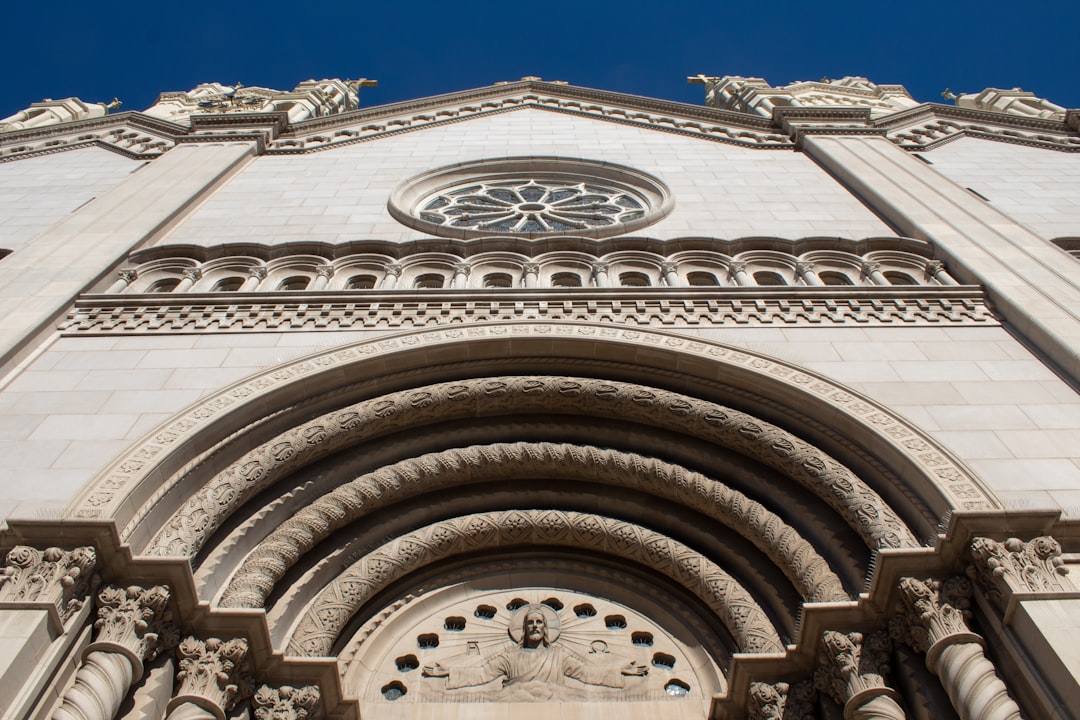 Basilique du Sanctuaire National : Un joyau de foi à Washington - Washington | Secret World Trip Planner