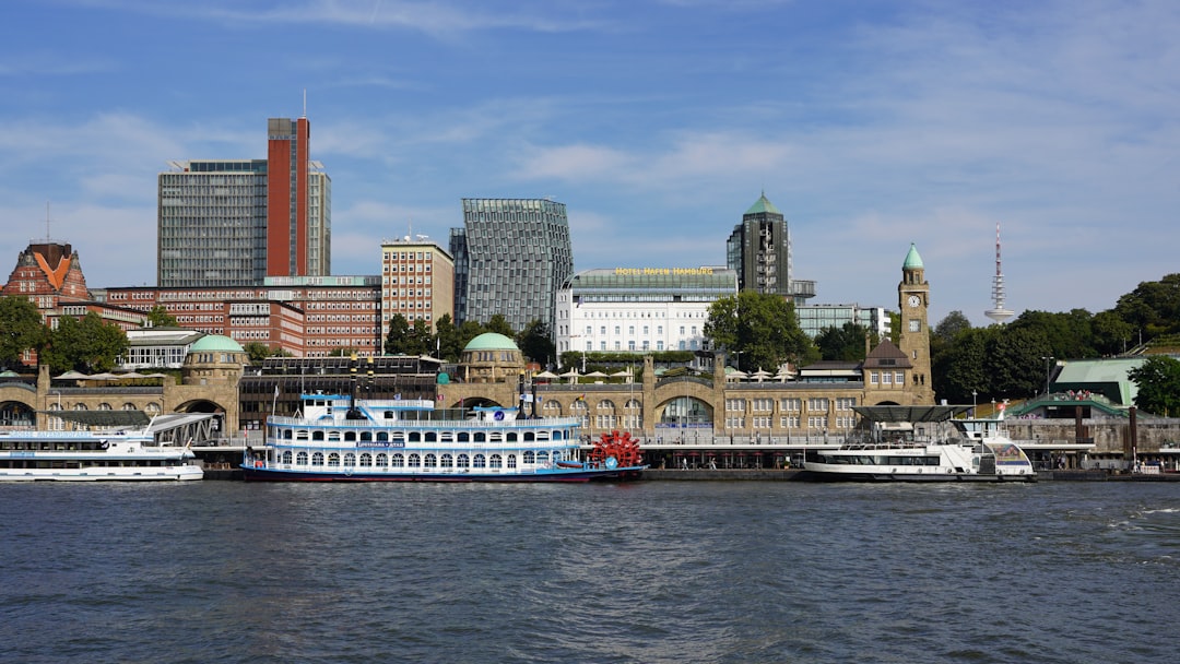 AI Trip Planner Hamburg 2026: Die Zukunft des Reisens - Hamburg | Secret World Trip Planner