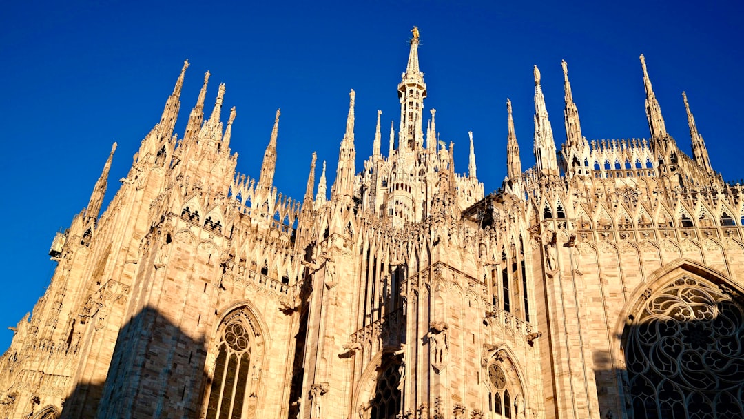 Top 5 travel apps Milano 2026: scopri Secret World - Milano | Secret World Trip Planner