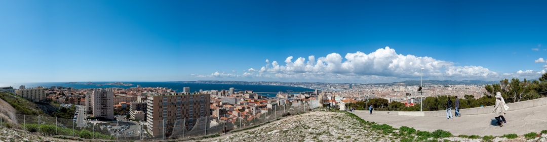 Top 5 travel apps Marseille 2026: Scopri Secret World - Marseille | Secret World Trip Planner