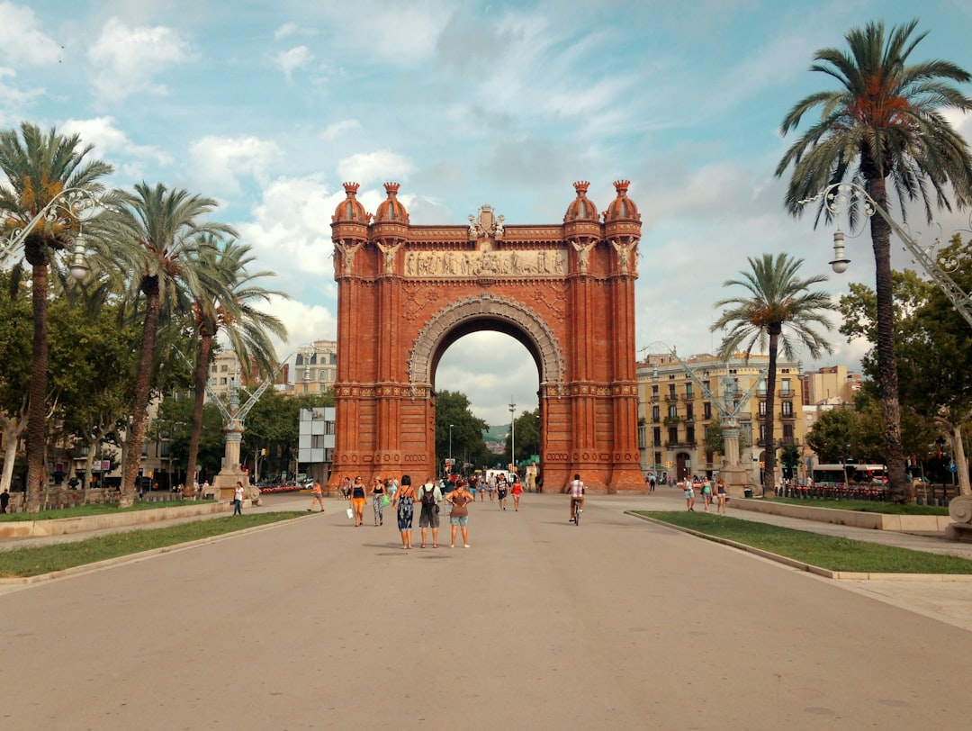 Top 5 travel apps Barcelona 2026: Scopri Secret World - Barcelona | Secret World Trip Planner