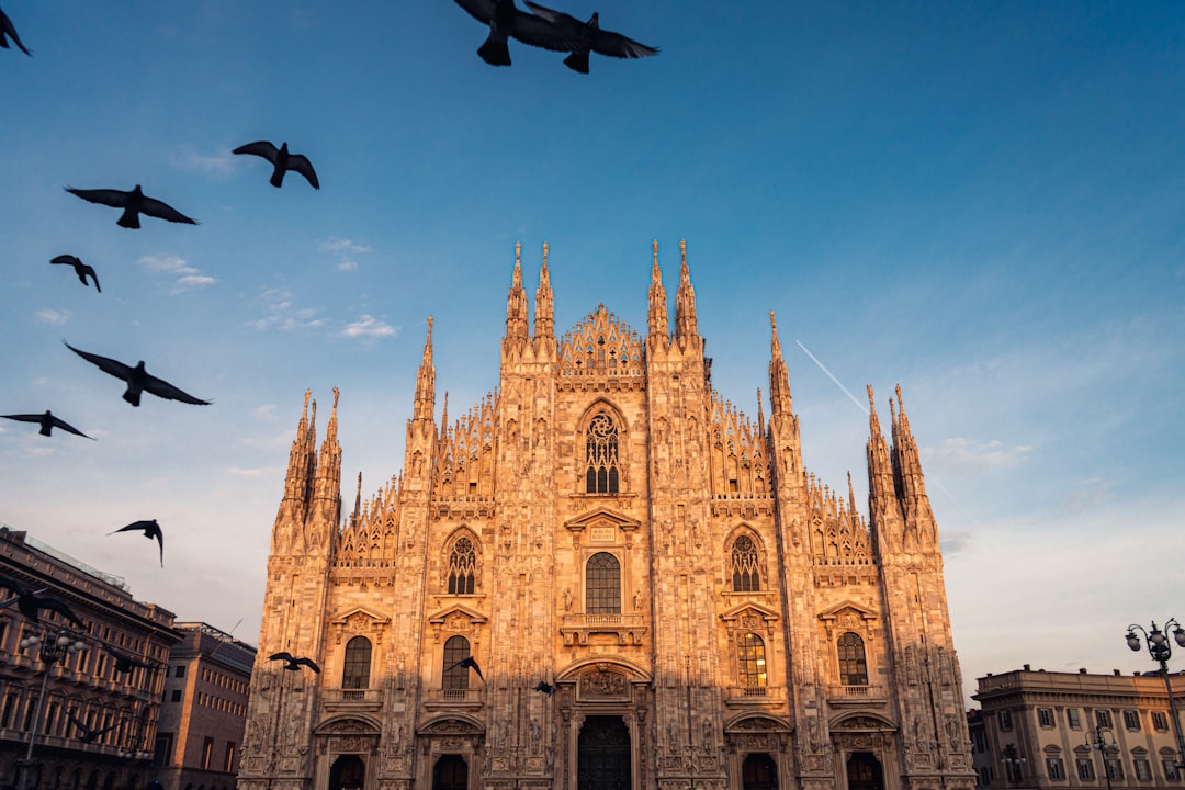 Top 5 Travel Apps for Milan 2026: Discover Secret World - Milano | Secret World Trip Planner