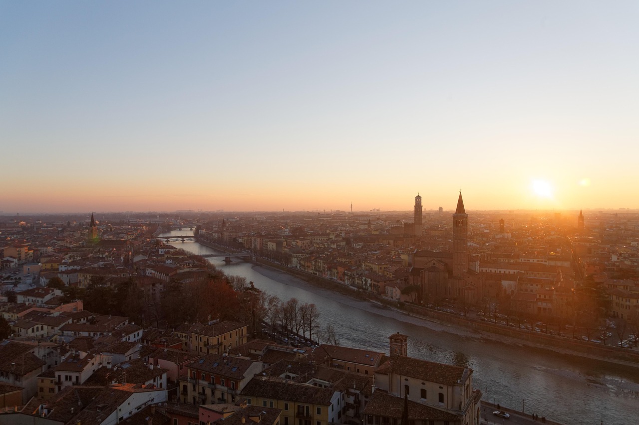 Top 5 Travel Apps Verona 2026: Scopri Secret World - Verona | Secret World Trip Planner