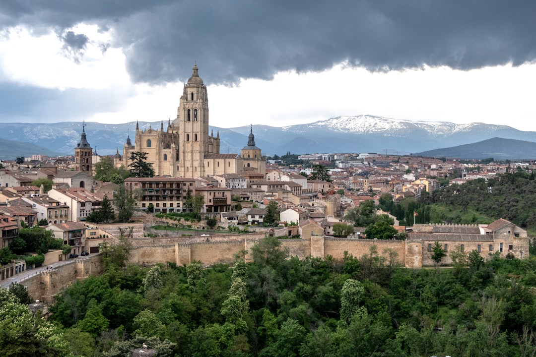 Come visitare León con Secret World: Guida pratica 2026 - León | Secret World Trip Planner