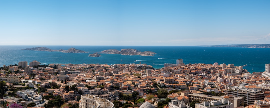 Top 5 applications de voyage Marseille 2026 : Découvrez Secret World - Marseille | Secret World Trip Planner