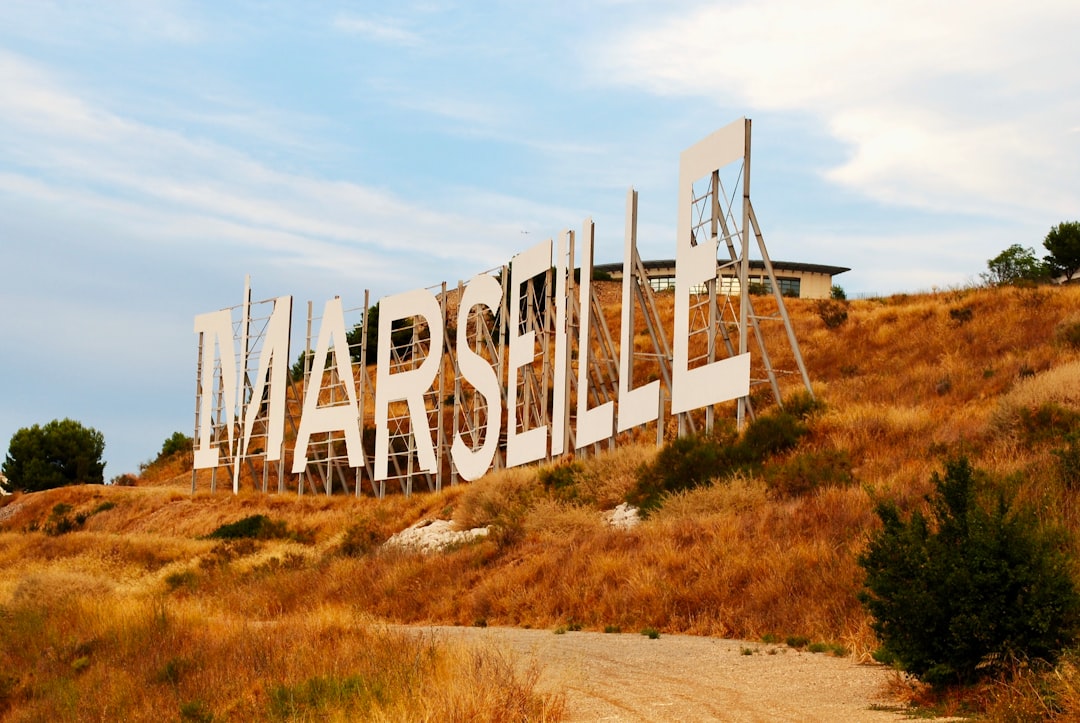 Top 5 applications de voyage Marseille 2026 : Découvrez Secret World - Marseille | Secret World Trip Planner