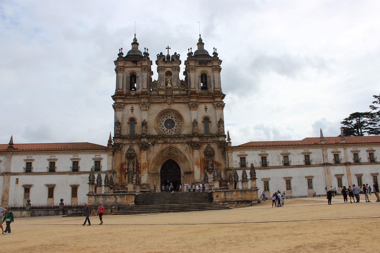 Secret World vs TripIt: o melhor planejador de viagens - Alcobaça | Secret World Trip Planner