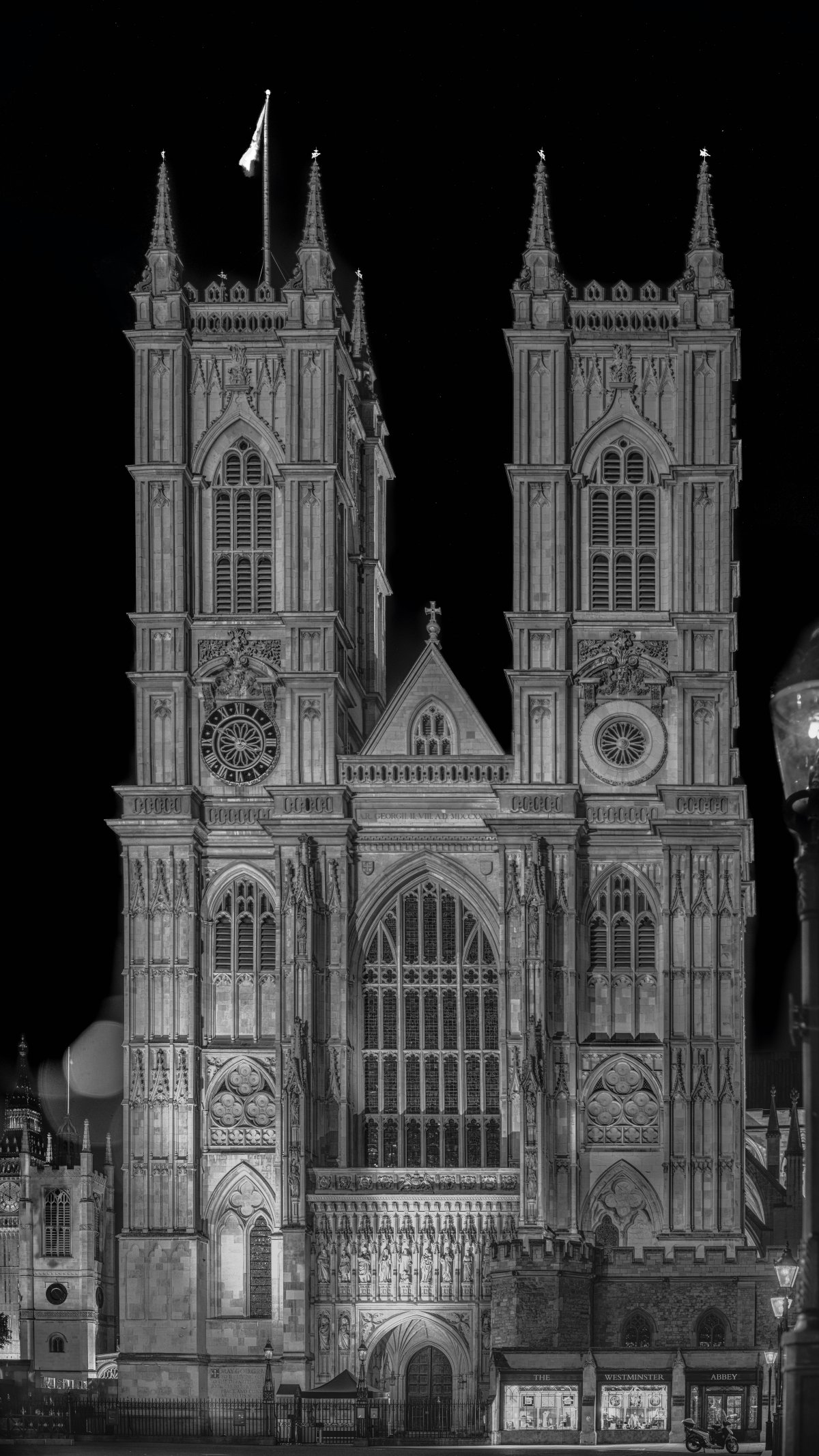 Westminster Abbey: History and Iconic Monuments - Dean's Yard | Secret World Trip Planner