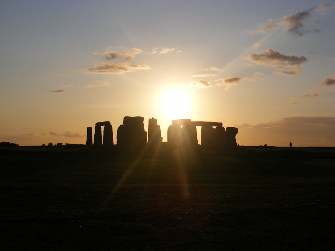 Stonehenge : Le Mystère des Monuments Préhistoriques - Salisbury SP4 7DE | Secret World Trip Planner