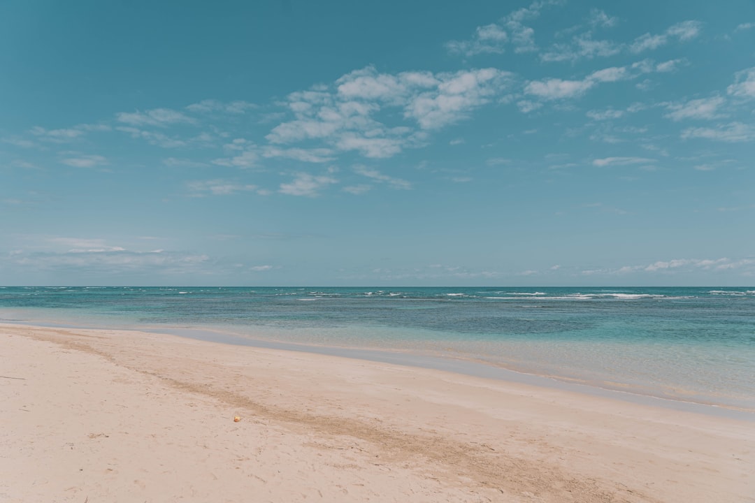 Playa de Pola: donde la historia y la naturaleza se unen - 52100 | Secret World Trip Planner