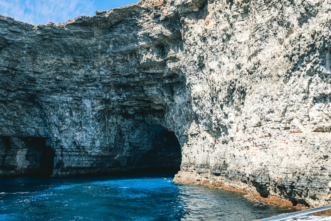 Descubre la Magia de la Cueva Azul en Biševo - 21485 | Secret World Trip Planner