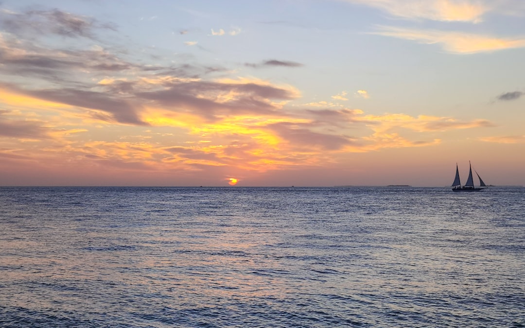 サンセットキーコテージでの忘れられない夕日 - Key West | Secret World Trip Planner