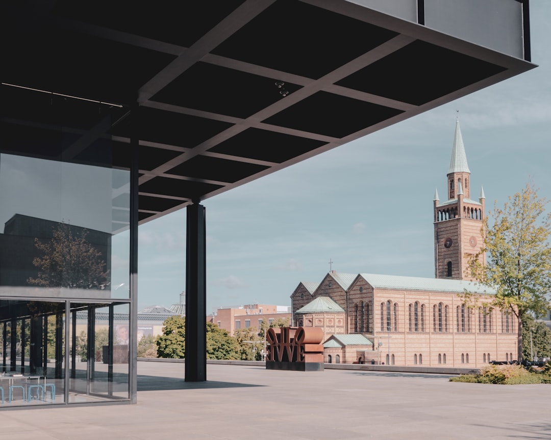 Entdecken Sie die Neue Nationalgalerie in Berlin: ein Juwel der modernen Kunst - Berlin | Secret World Trip Planner