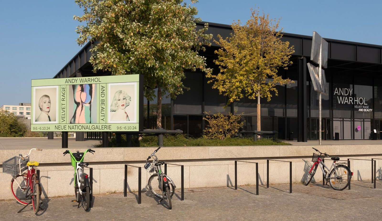 Descubre la Neue Nationalgalerie de Berlín: una joya del arte moderno - Berlin | Secret World Trip Planner