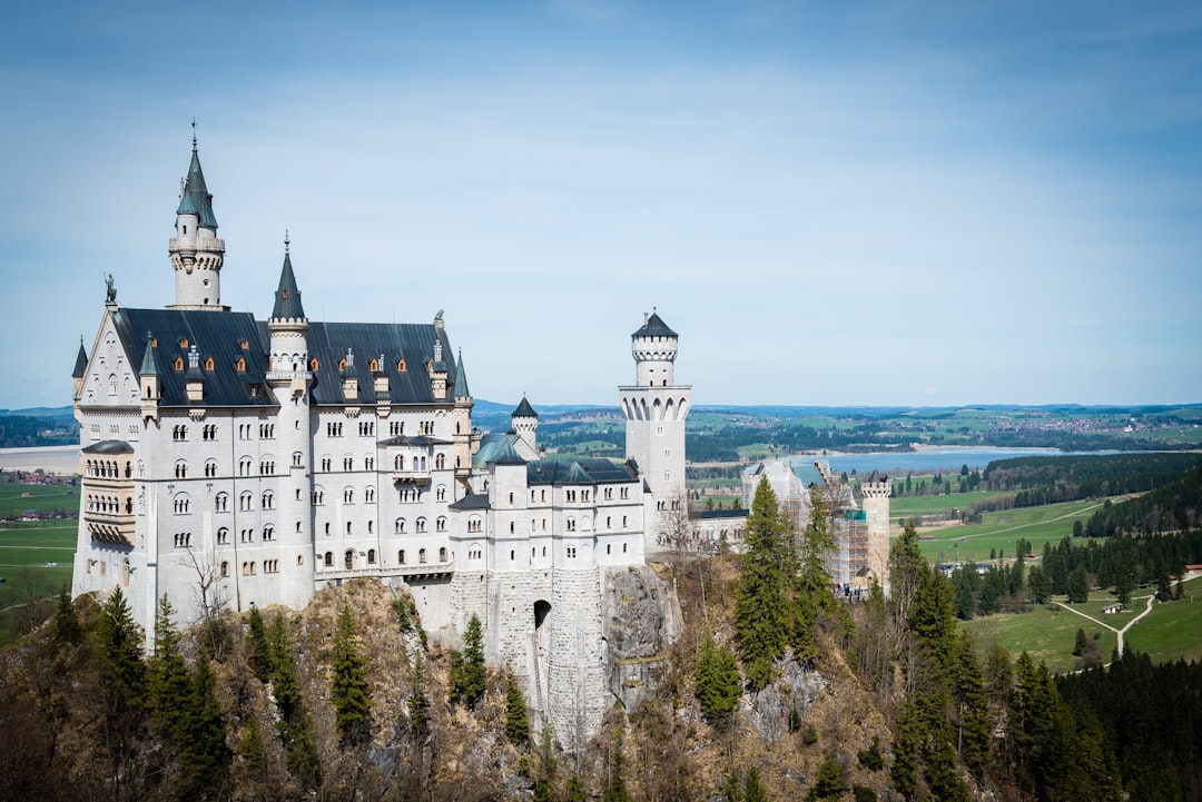 Découvrez le Château de Neuschwanstein : un rêve bavarois - Schwangau | Secret World Trip Planner