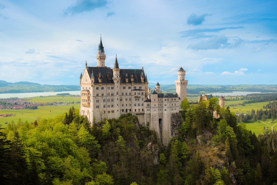 Scopri il Castello di Neuschwanstein: un gioiello della Baviera - Schwangau | Secret World Trip Planner