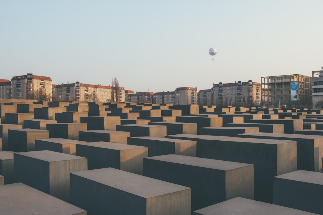 Denkmal für die ermordeten Juden Europas: Ein Ort der Reflexion in Berlin - Berlin | Secret World Trip Planner