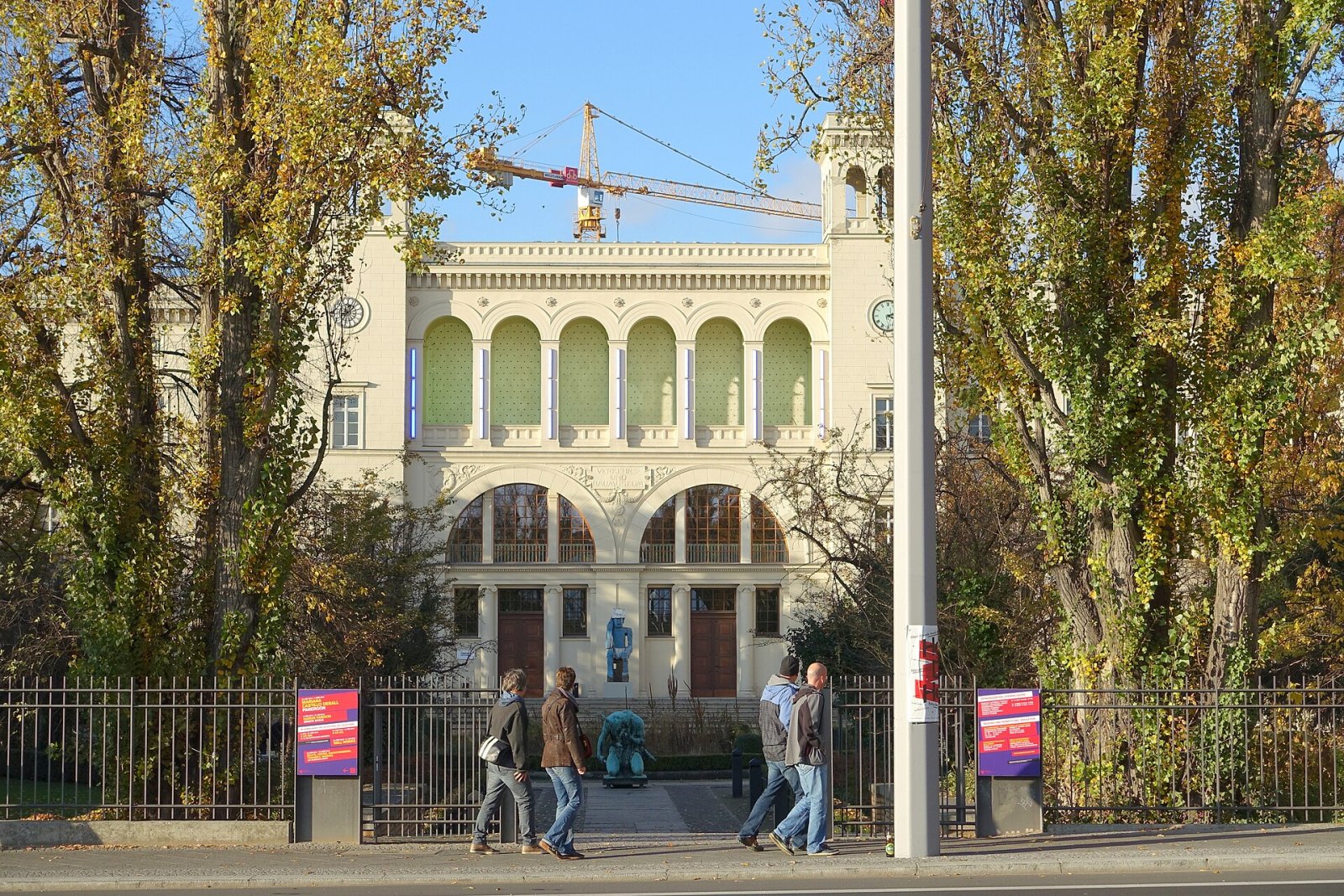 Entdecken Sie den Hamburger Bahnhof: Ein kulturelles Juwel in Berlin - Berlin | Secret World Trip Planner
