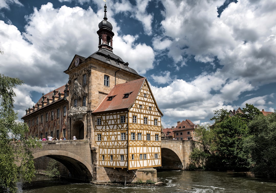 バンベルクのアルテンブルク城を発見：歴史と美しさ - Bamberg | Secret World Trip Planner