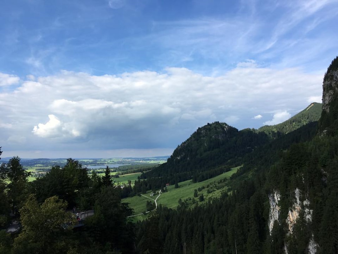 探索霍亨施瓦瑙的阿尔卑斯湖魅力 - Schwangau | Secret World Trip Planner