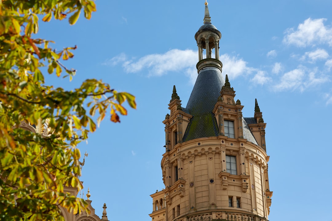 Découvrez le Château de Schwerin : un joyau de l'histoire allemande - Schwerin | Secret World Trip Planner