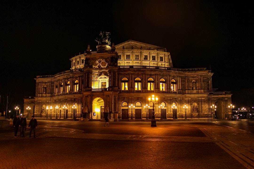 Découvrez la Semperoper de Dresde : un joyau culturel allemand - Dresden | Secret World Trip Planner
