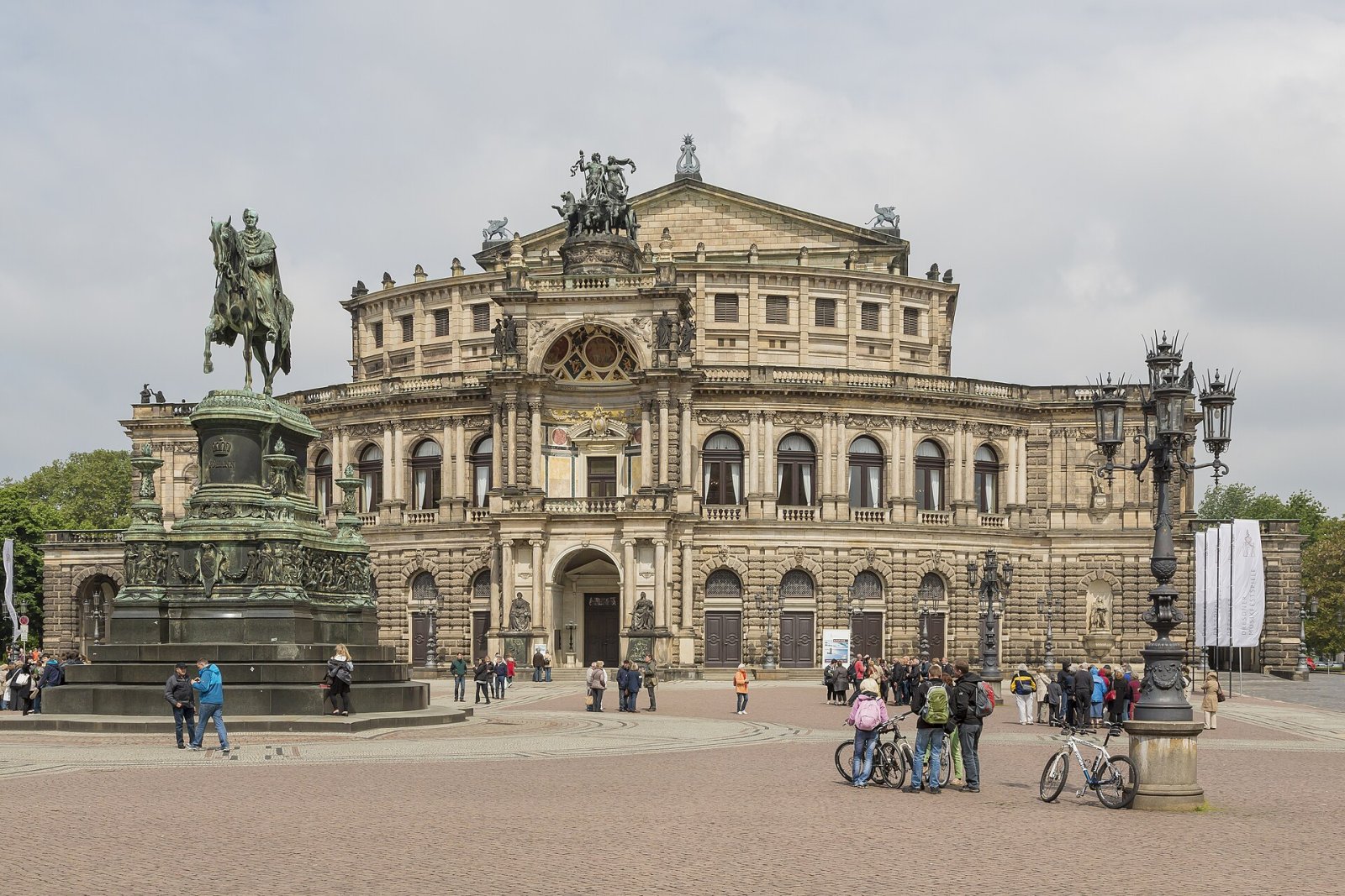 Découvrez la Semperoper de Dresde : un joyau culturel allemand - Dresden | Secret World Trip Planner