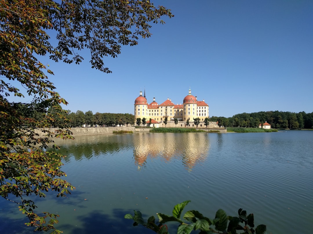 モリッツブルク城を発見：ザクセンの歴史と美しさ - Moritzburg | Secret World Trip Planner