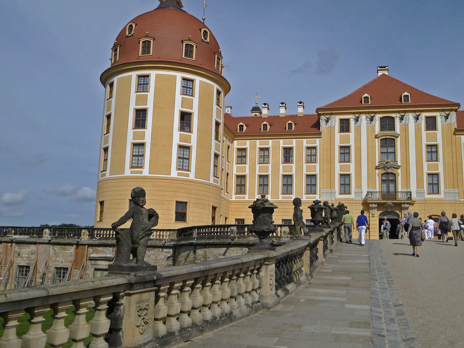 モリッツブルク城を発見：ザクセンの歴史と美しさ - Moritzburg | Secret World Trip Planner