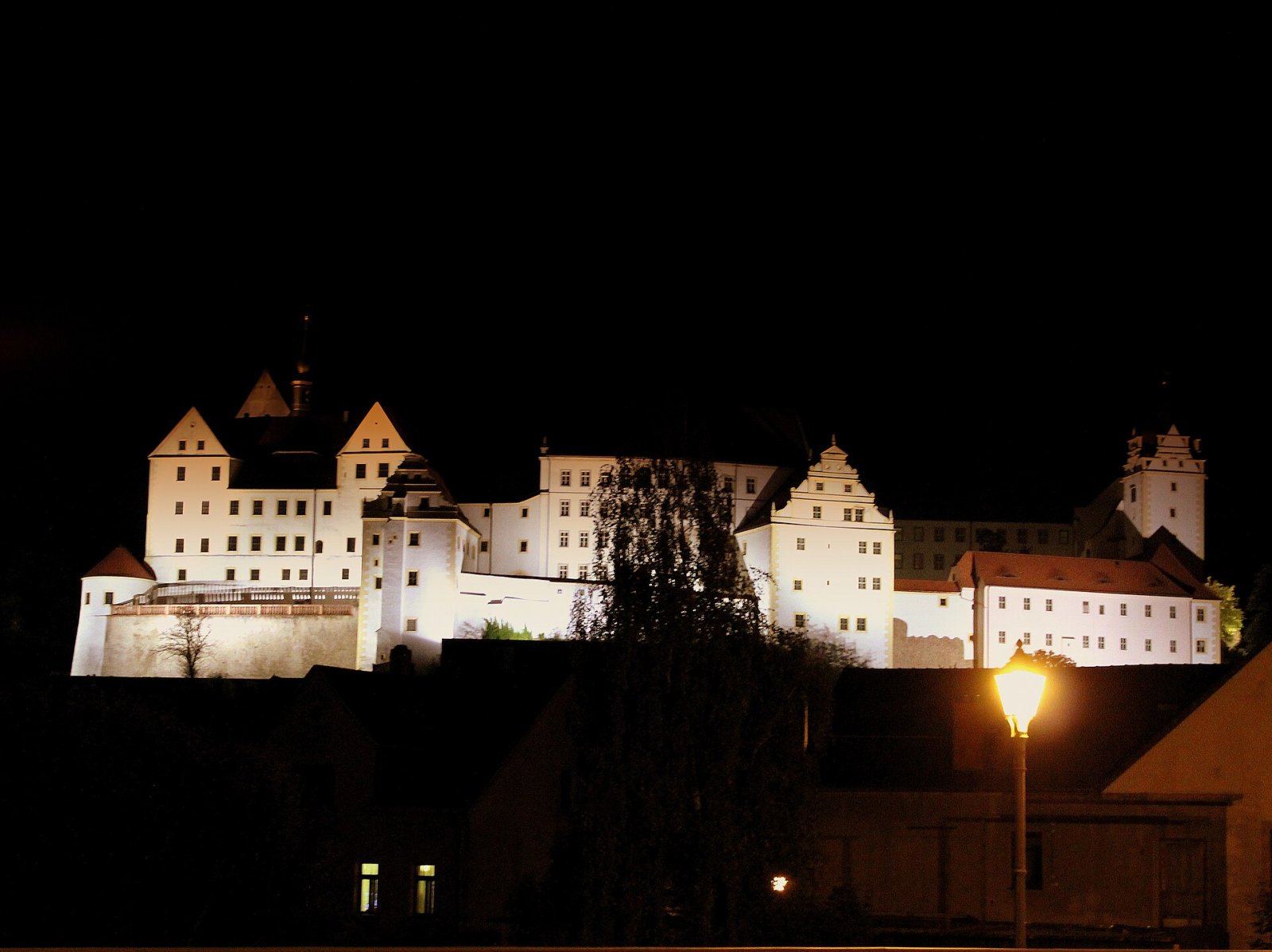 Замок Кольдиц: Путешествие в Историю Саксонии - Colditz | Secret World Trip Planner