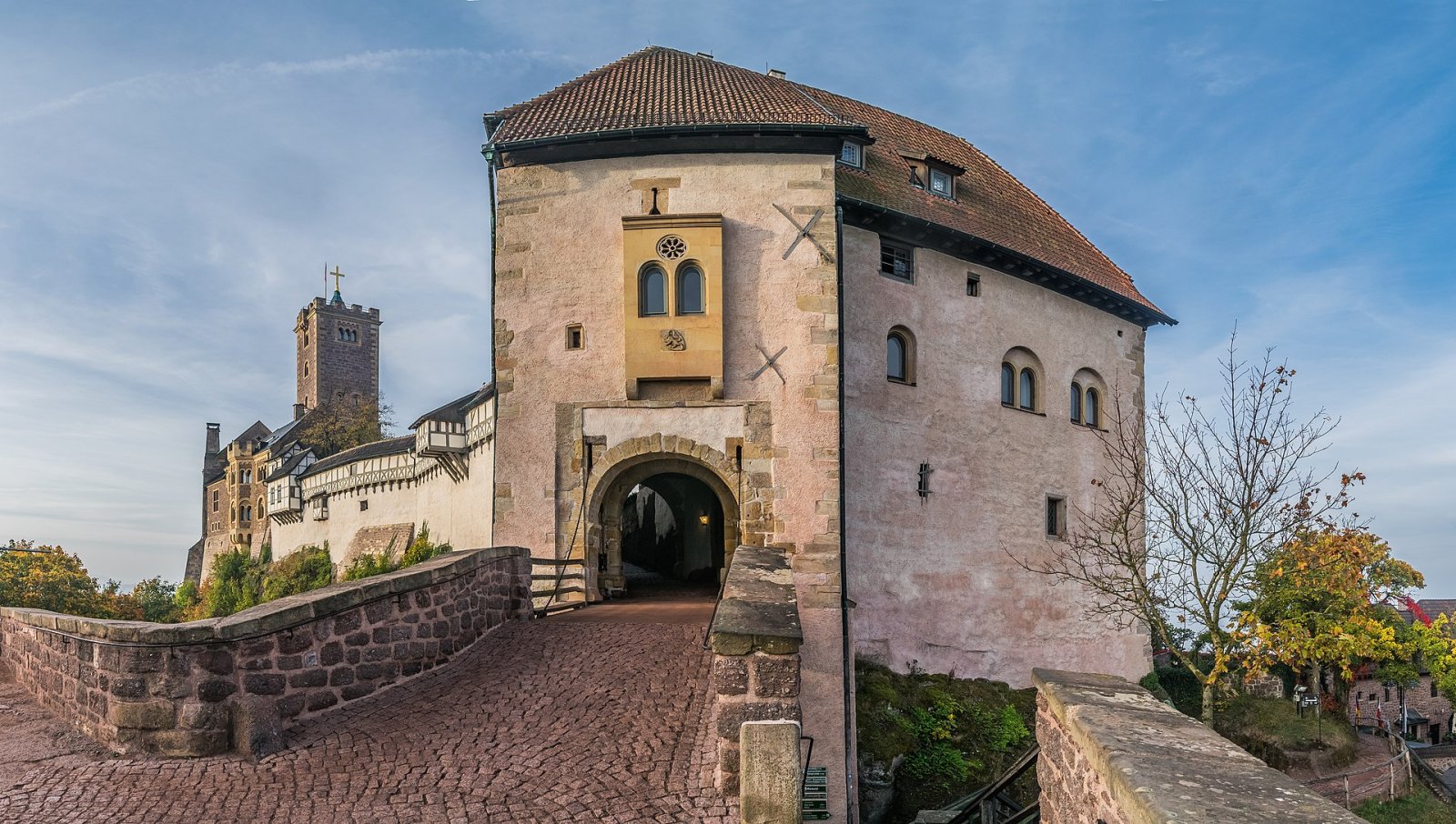 Esplorando il Castello di Wartburg: Storia e Bellezza in Thuringia - Eisenach | Secret World Trip Planner