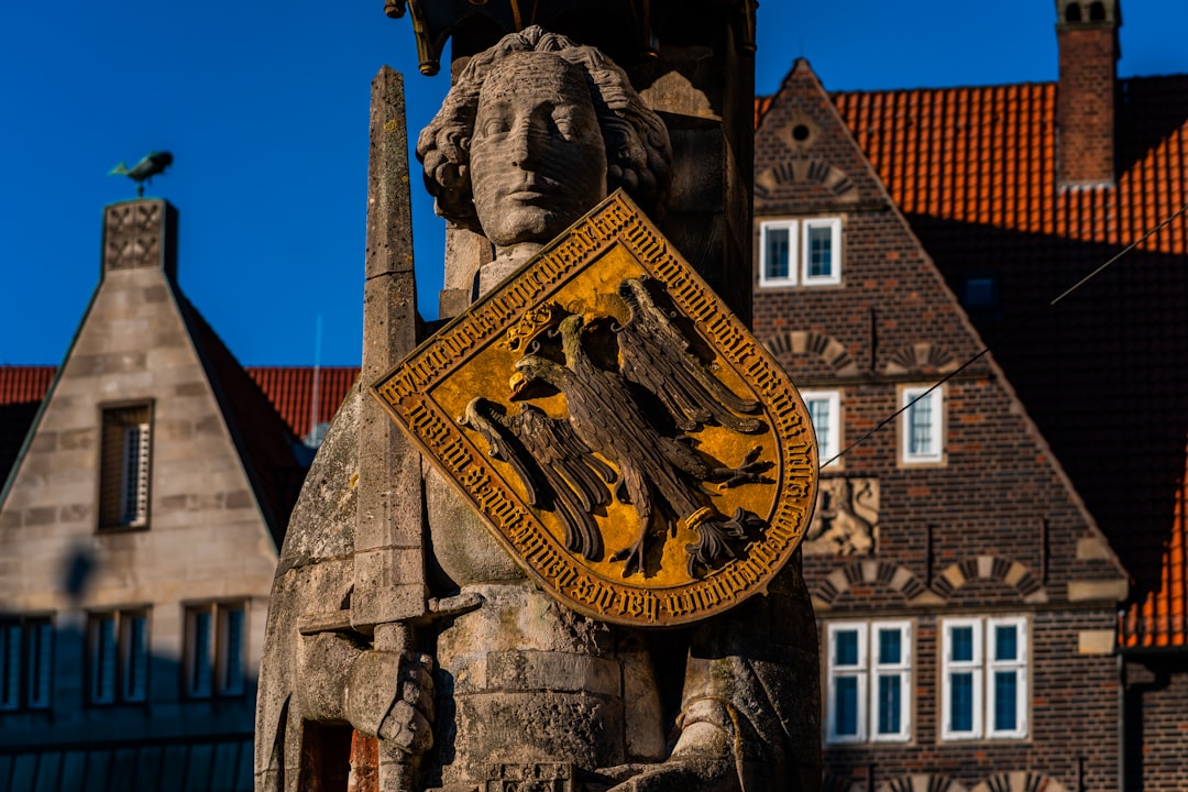 Descubra a Estátua de Roland em Bremen: História e Significado — Bremen