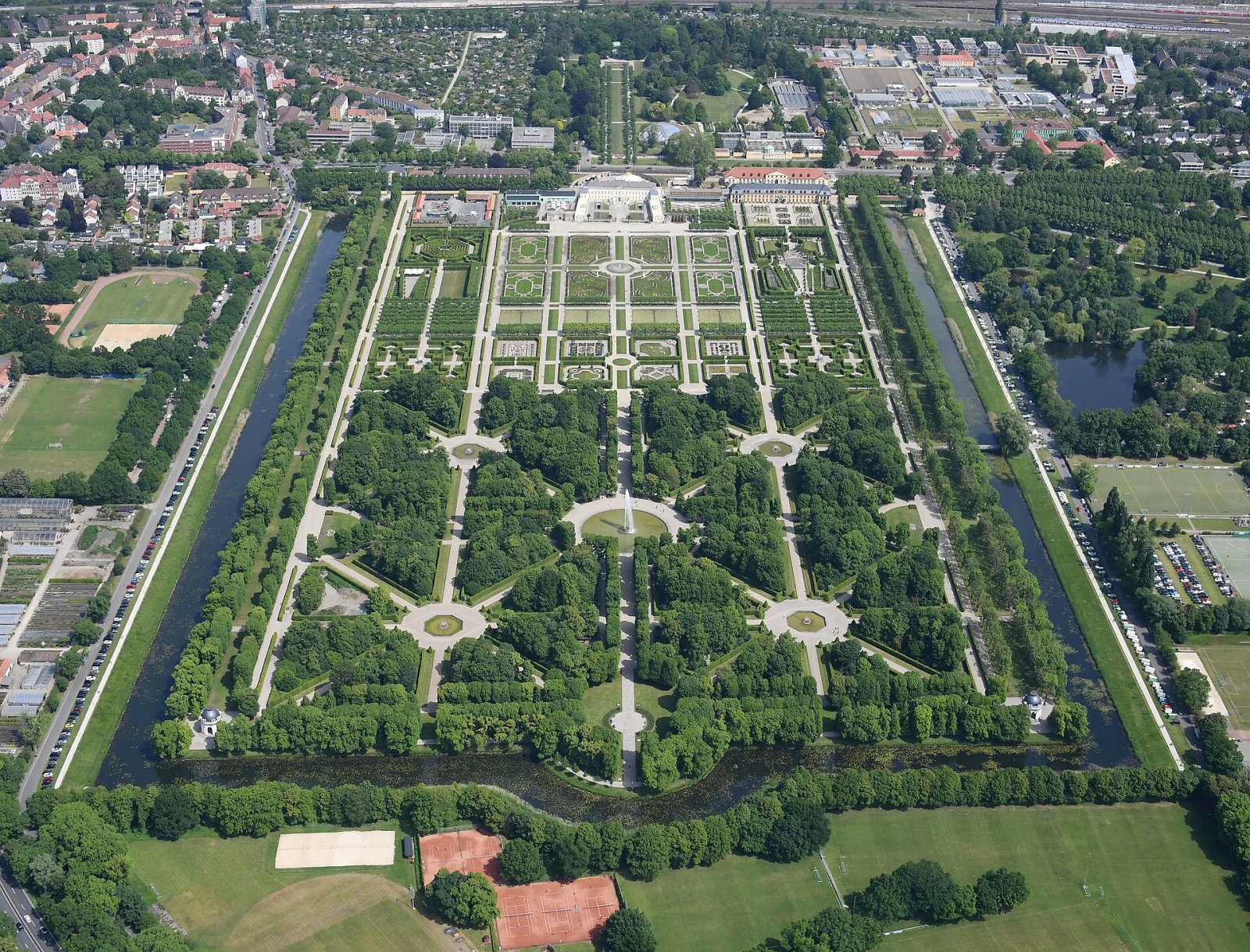 Descubra os Jardins Herrenhausen: uma joia de Hannover - Hanover | Secret World Trip Planner