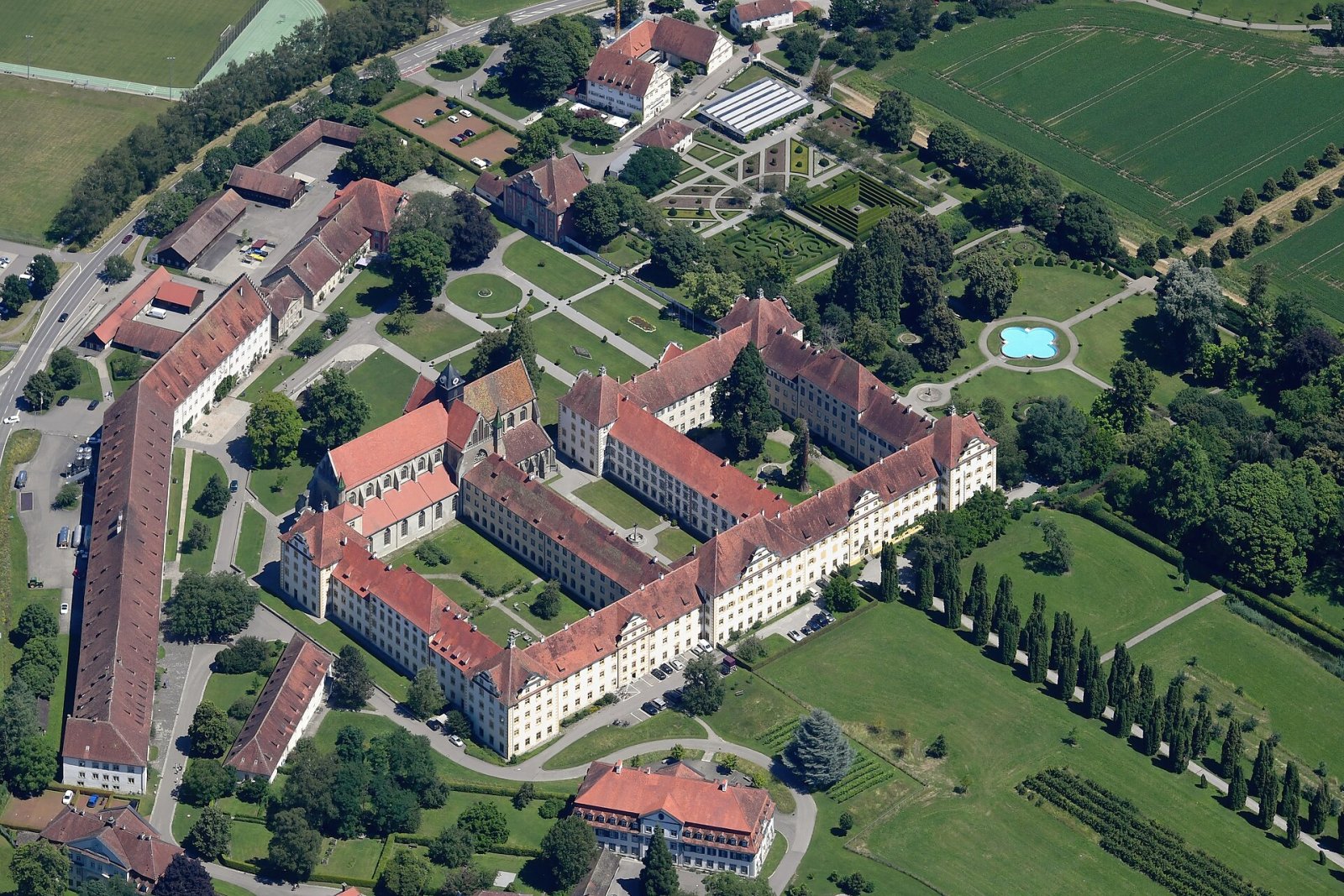Scopri la Magia dell'Abbazia di Salem in Germania - Salem | Secret World Trip Planner