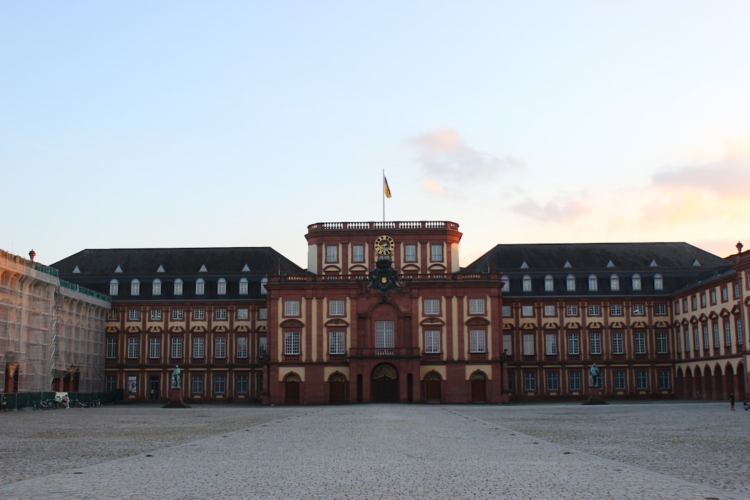 Palacio de Mannheim: Un Tesoro Histórico en el Corazón de Alemania - Mannheim | Secret World Trip Planner