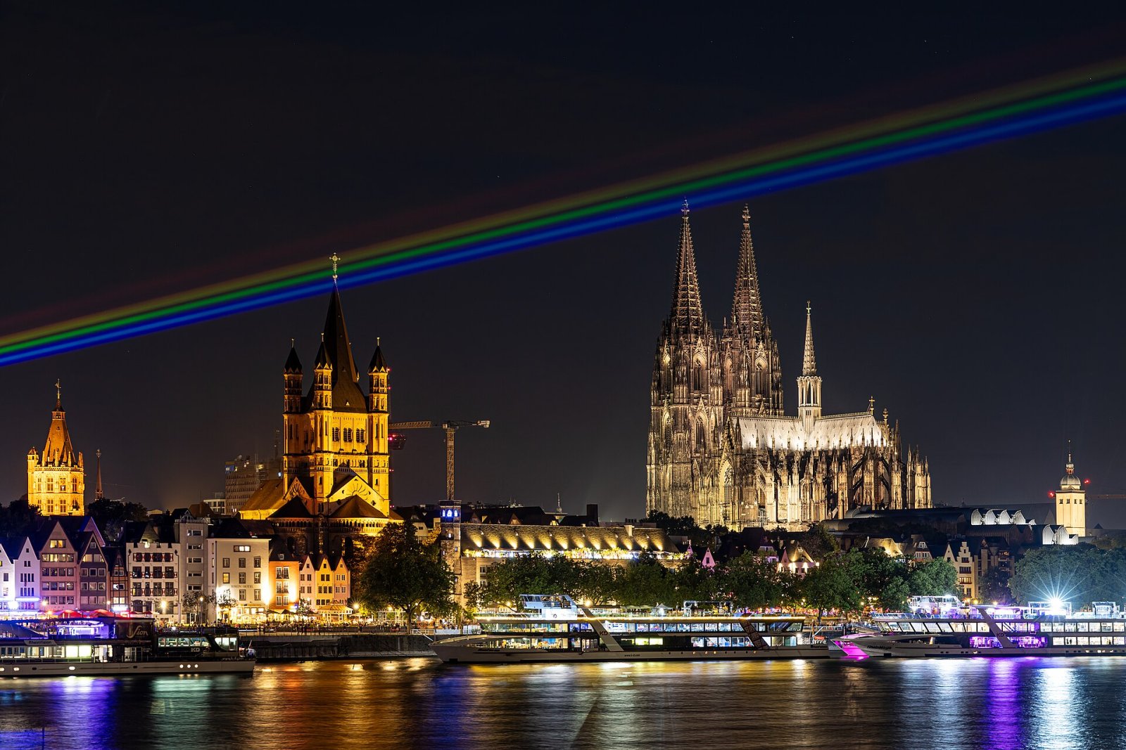 쾰른 대성당: 역사와 건축의 걸작 - Köln | Secret World Trip Planner