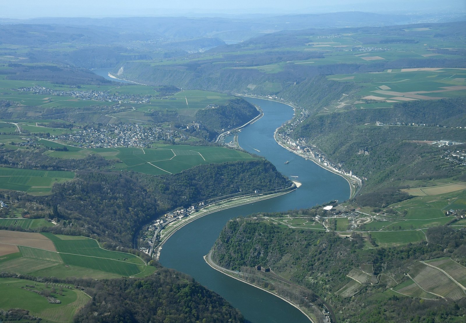 Discover the Rhine Valley and Loreley in Sankt Goarshausen - Urbar | Secret World Trip Planner