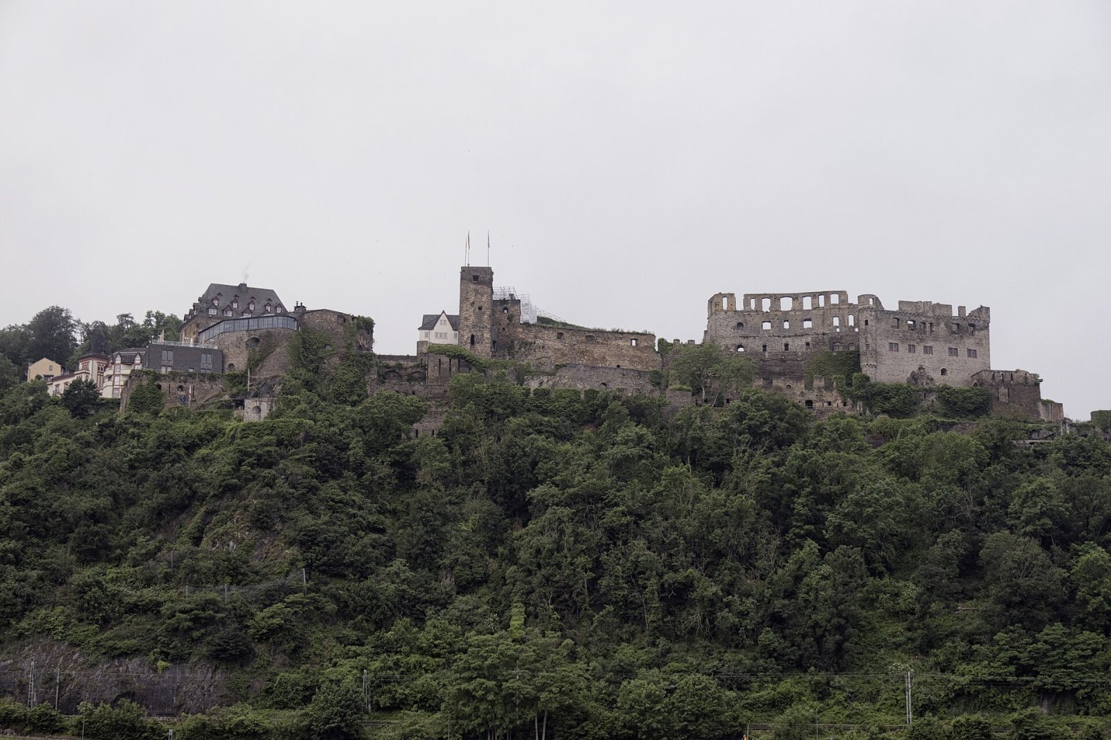 Découvrez le Château de Rheinfels : Histoire et Beauté sur le Rhin - Sankt Goar | Secret World Trip Planner