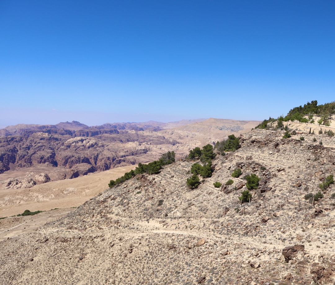 Explore le Mont Nébo : un voyage à travers l'histoire et la spiritualité - QP9G+74 Khirbet al-Mukhayyat | Secret World Trip Planner