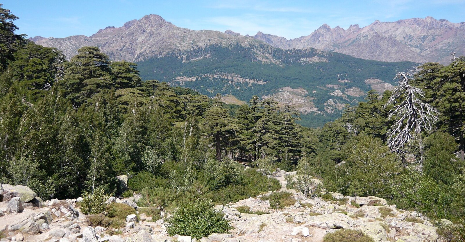 Explora el Lac de Nino: una joya natural en Córcega - Lozzi | Secret World Trip Planner