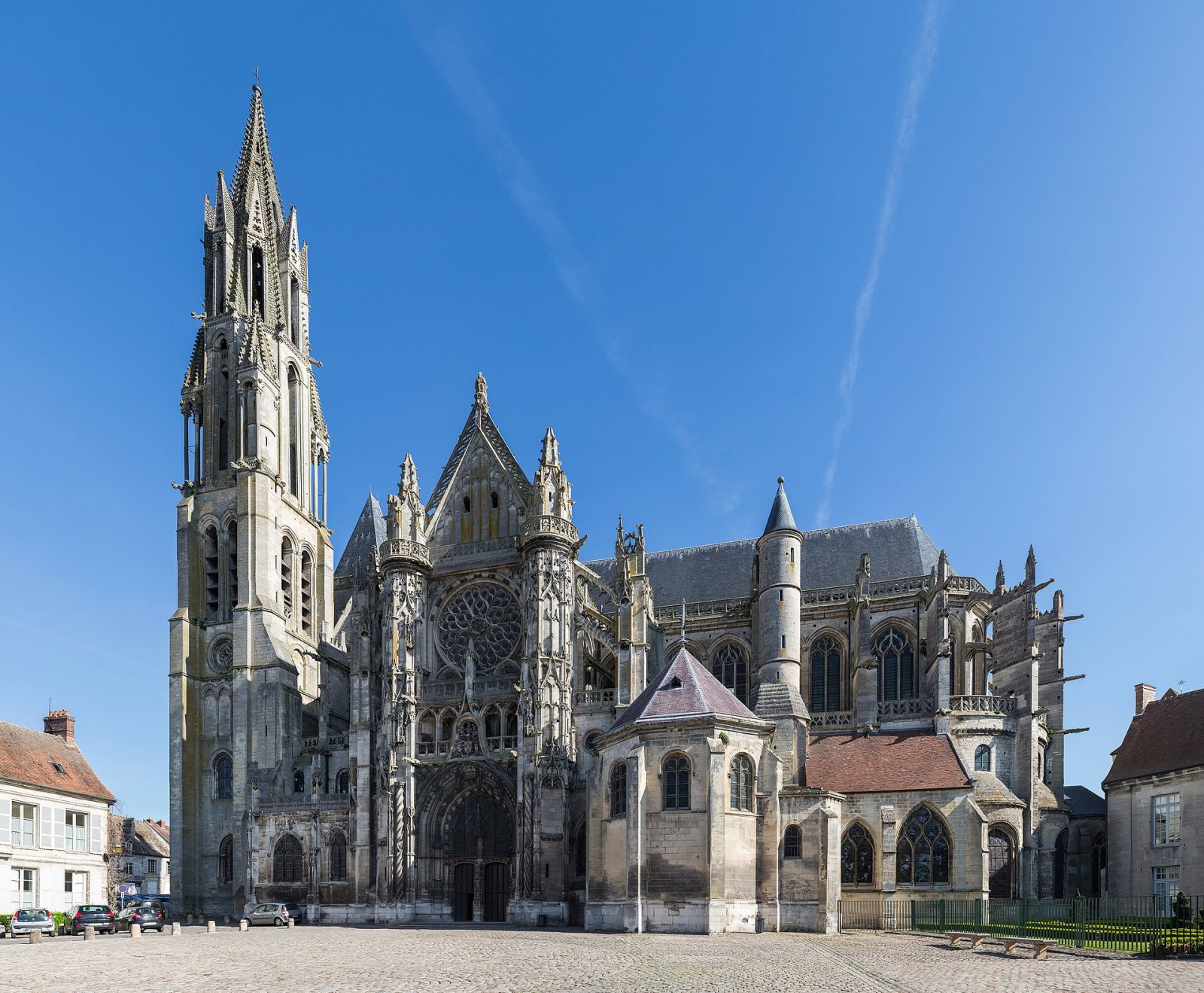 Scopri la Cathédrale de Senlis: un gioiello dell'Ile-de-France - Senlis | Secret World Trip Planner