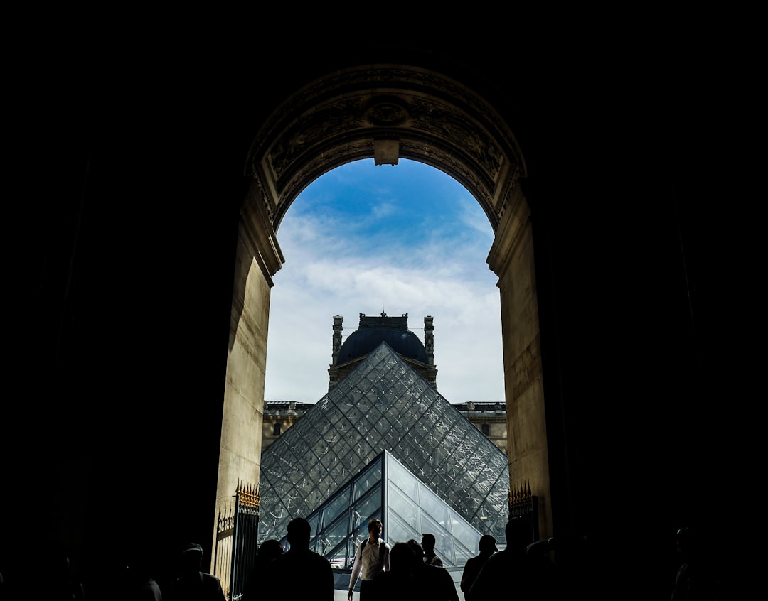 Entdecken Sie das Musée du Louvre: Eine Reise durch Kunst und Geschichte - Paris | Secret World Trip Planner