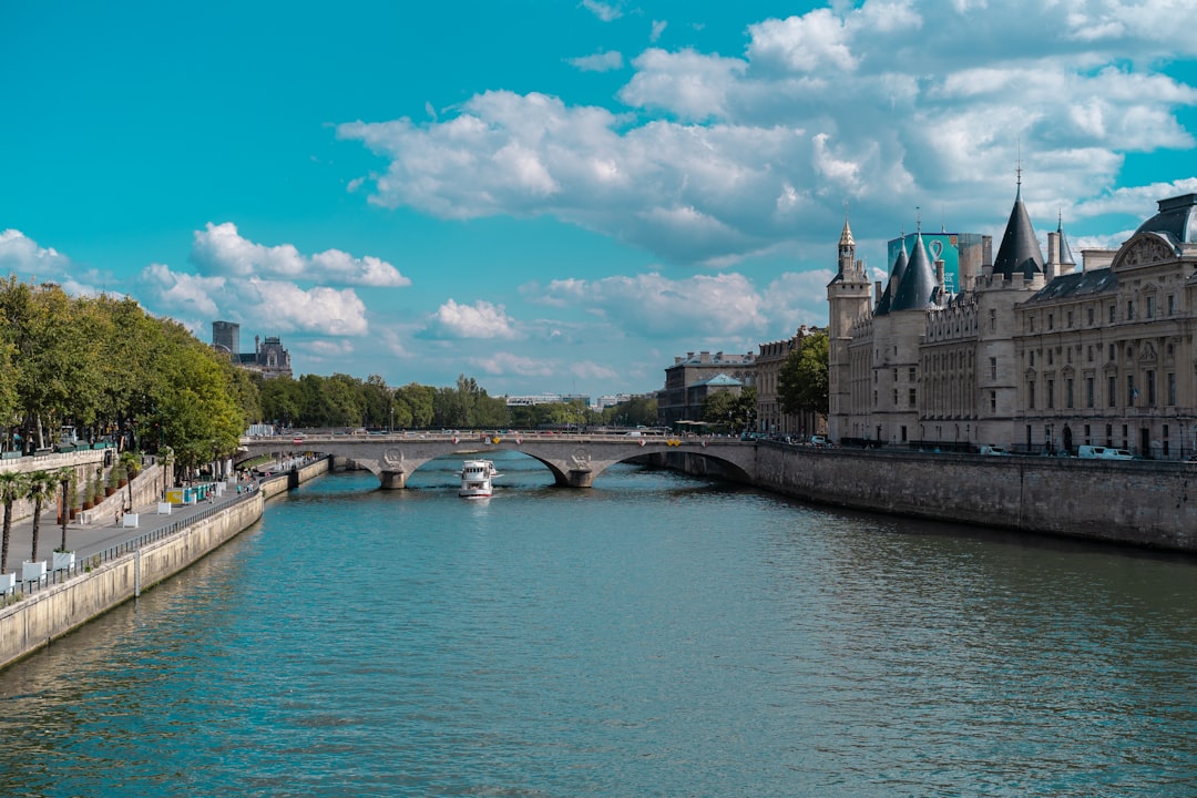 Conciergerie: Storia e Bellezza della Parigi Medievale - Paris | Secret World Trip Planner